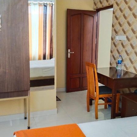 Hotel Falcon Thiruvananthapuram Kültér fotó