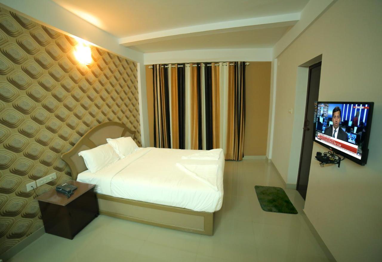 Hotel Falcon Thiruvananthapuram Kültér fotó
