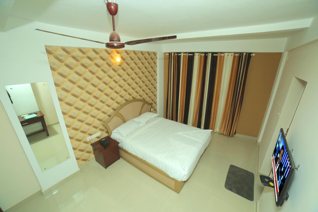 Hotel Falcon Thiruvananthapuram Kültér fotó