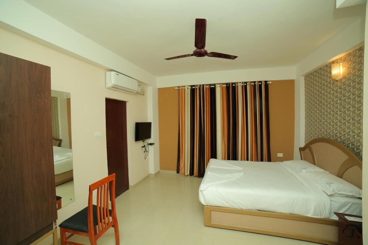 Hotel Falcon Thiruvananthapuram Kültér fotó