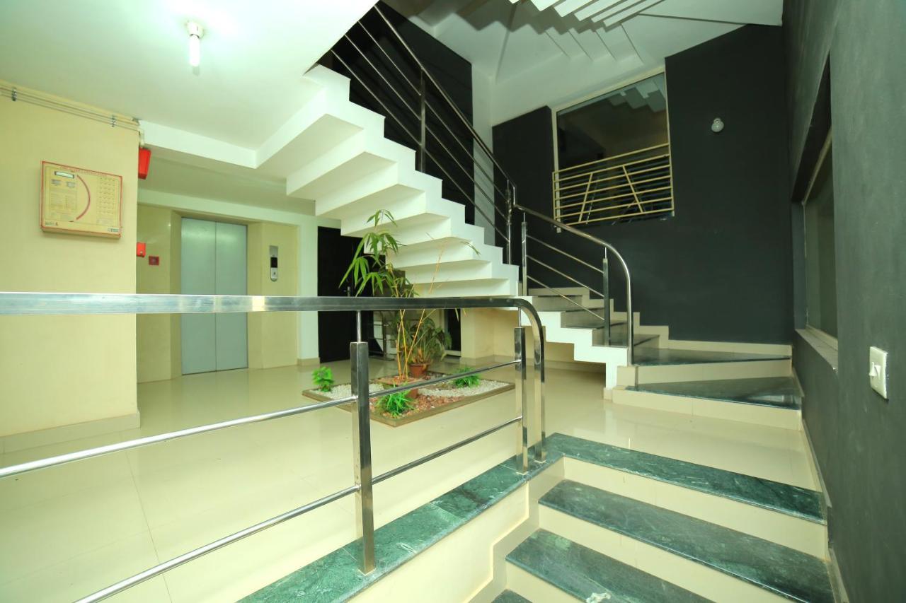 Hotel Falcon Thiruvananthapuram Kültér fotó