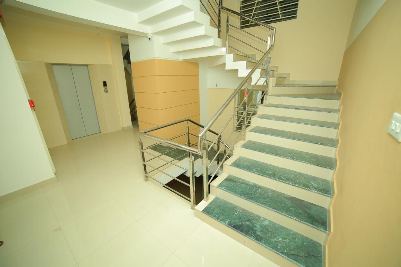 Hotel Falcon Thiruvananthapuram Kültér fotó