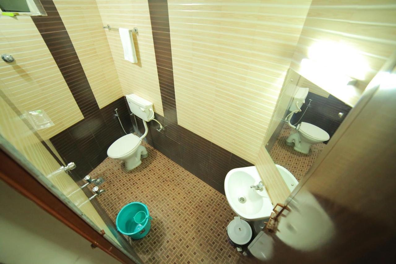 Hotel Falcon Thiruvananthapuram Kültér fotó