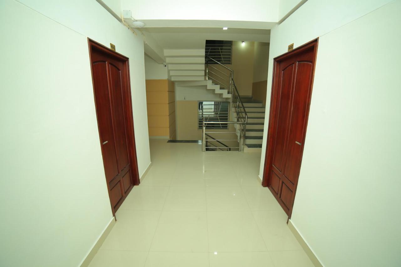 Hotel Falcon Thiruvananthapuram Kültér fotó