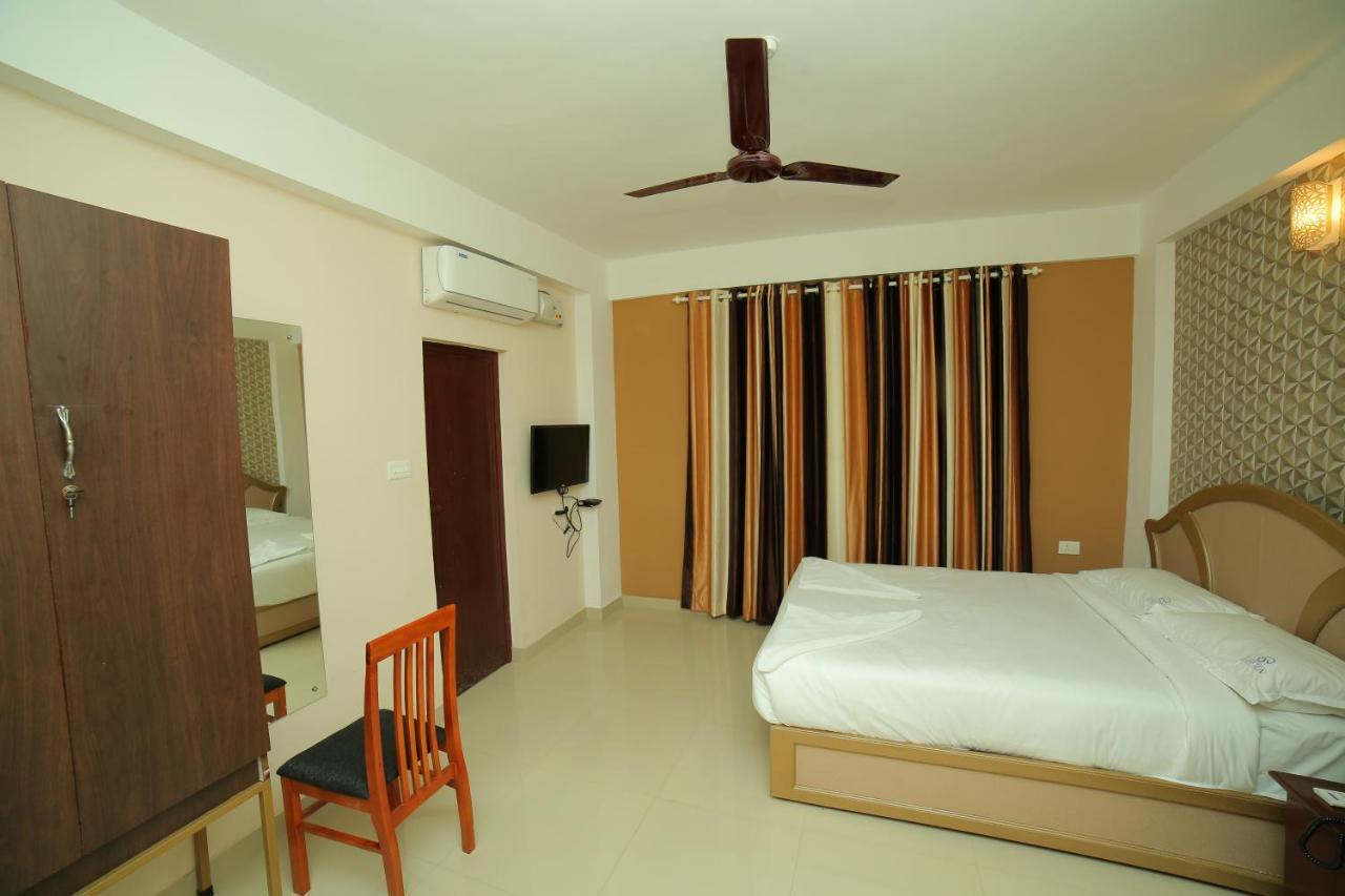 Hotel Falcon Thiruvananthapuram Kültér fotó