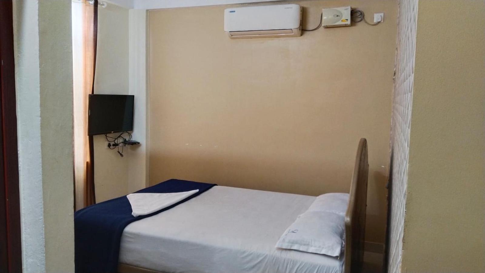 Hotel Falcon Thiruvananthapuram Kültér fotó