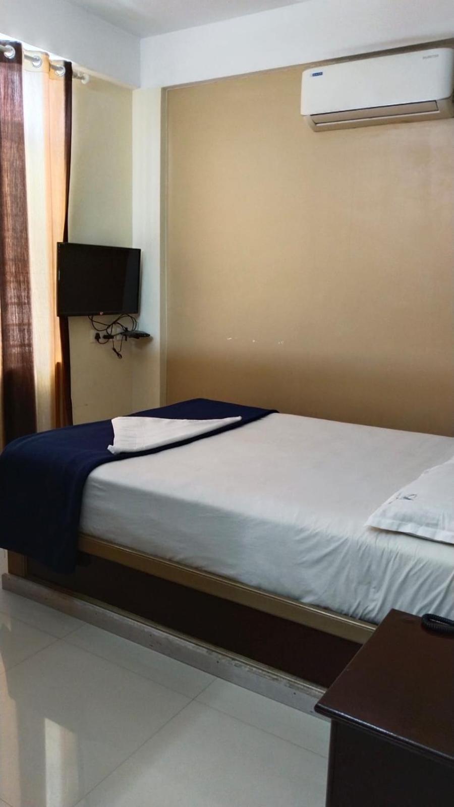 Hotel Falcon Thiruvananthapuram Kültér fotó