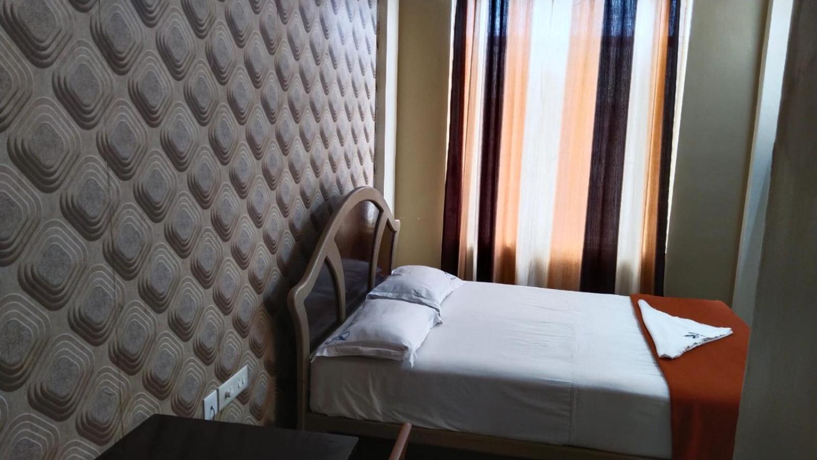 Hotel Falcon Thiruvananthapuram Kültér fotó