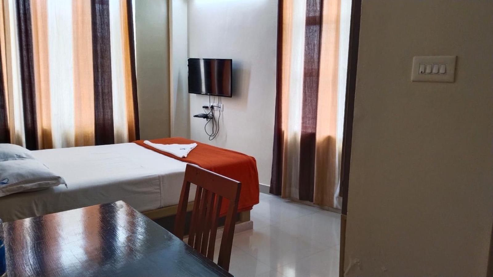 Hotel Falcon Thiruvananthapuram Kültér fotó